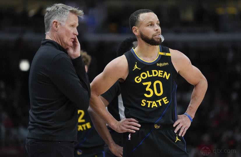 库里确诊跑步膝